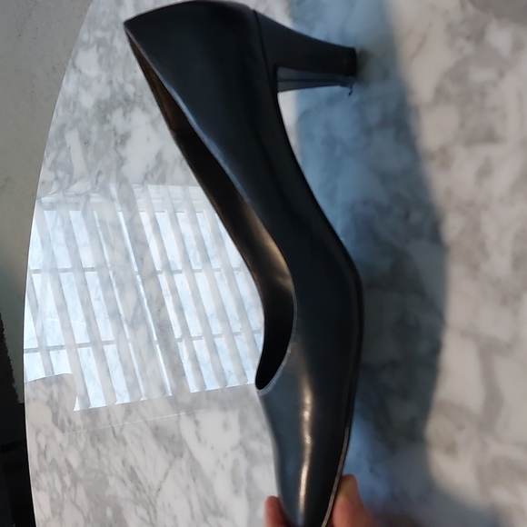 Naturalizer heels in Dark Grey - Picture 11 of 11